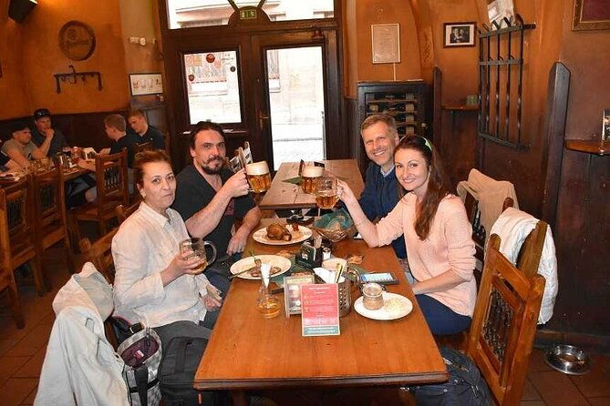 prague-old-town-and-beer-walking-tour-including-dinner