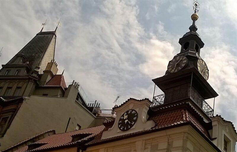 prague-old-town-and-jewish-quarter-guided-walking-tour-2