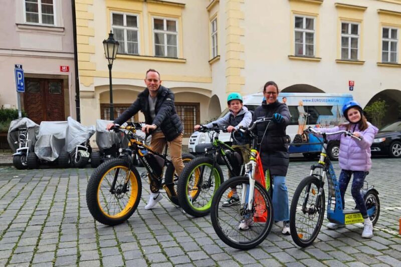 Prague Old Town: Guided Tour on eScooters - FAQ