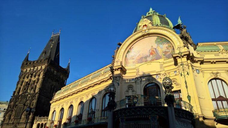prague-old-town-guided-walking-tour-and-city-boat-ride