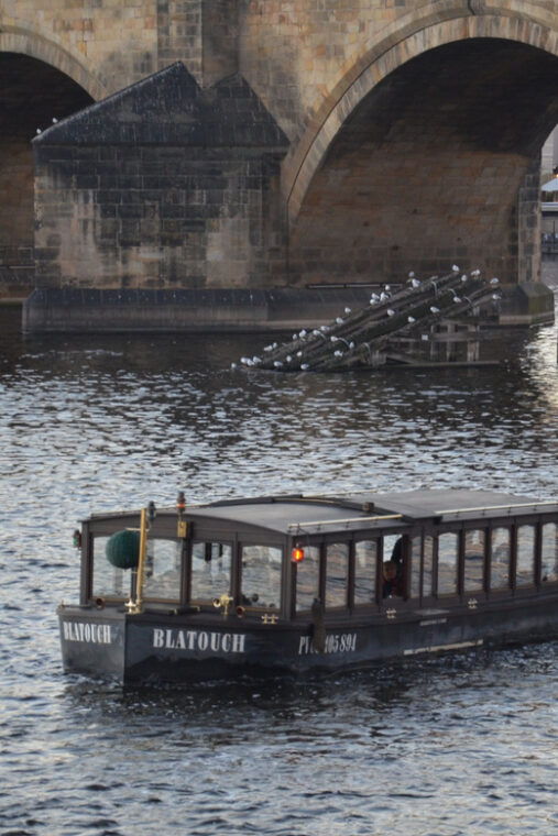 prague-old-town-guided-walking-tour-and-city-boat-ride