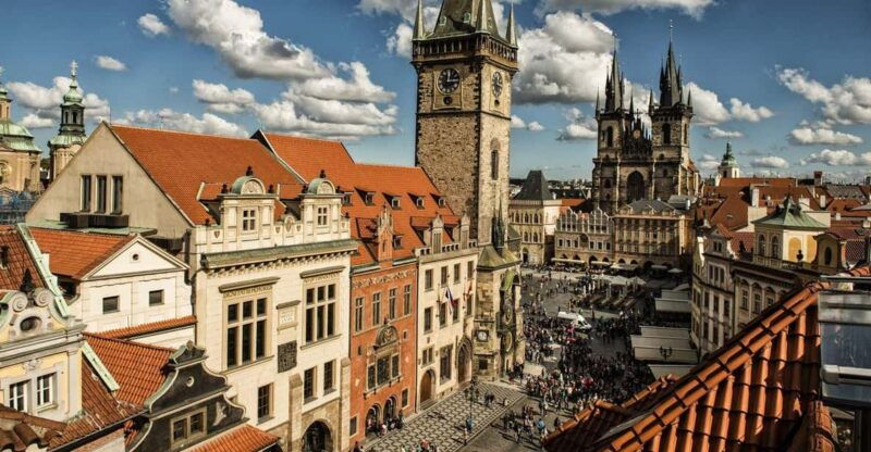prague-old-town-hall-and-medieval-underground-guided-tour