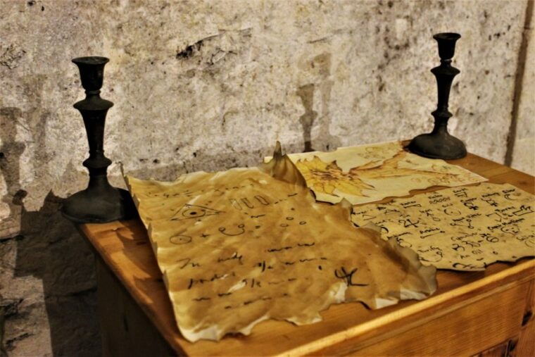prague-old-town-medieval-underground-dungeon-tour