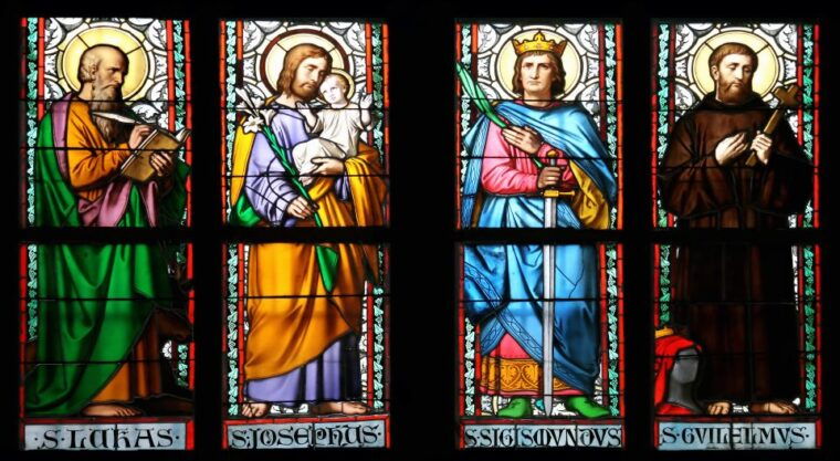 prague-old-town-prague-castle-river-boat-cruise-day-tour