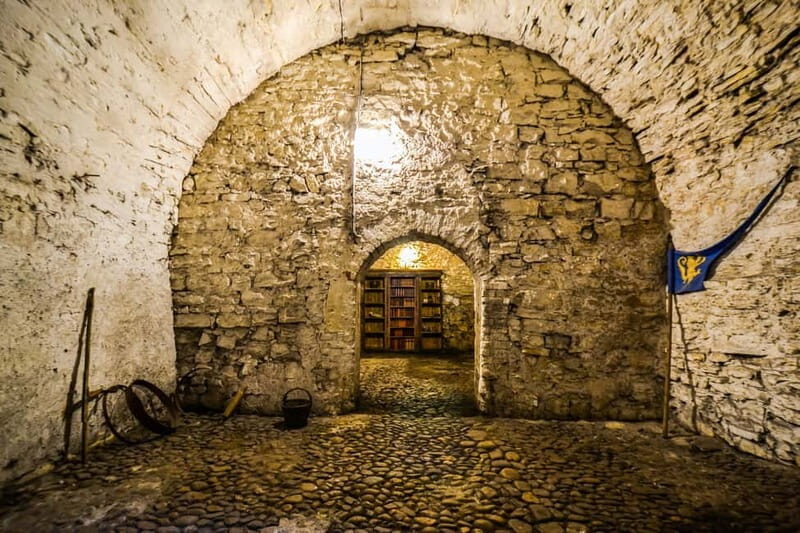 Prague: Oldtown, Medieval Underground & Dungeon History Tour - The Experience: What You Can Expect