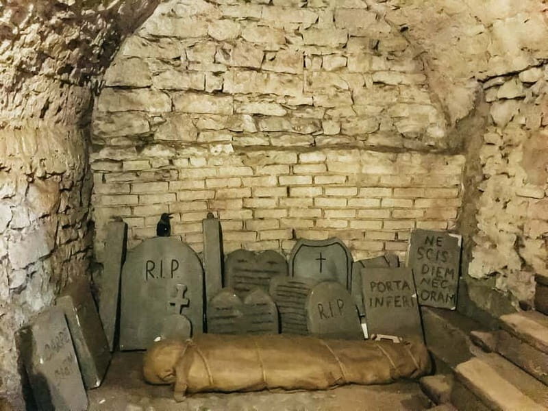 Prague: Oldtown, Medieval Underground & Dungeon History Tour - The Sum Up