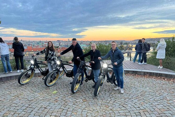 prague-on-stylish-retro-styled-e-bike-viewpoints-sightseeing