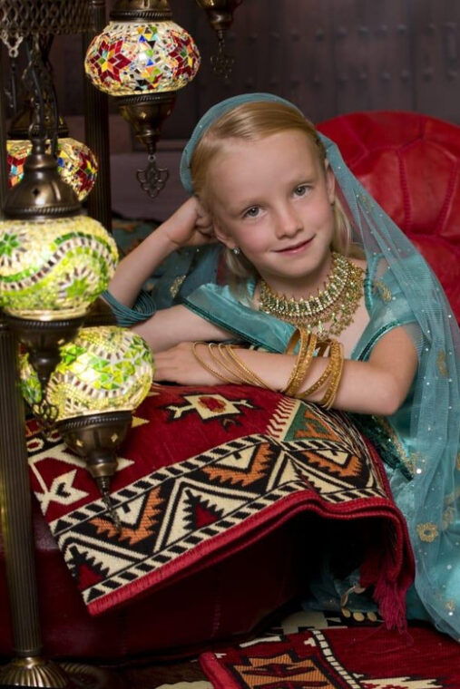 prague-oriental-dress-photoshooting