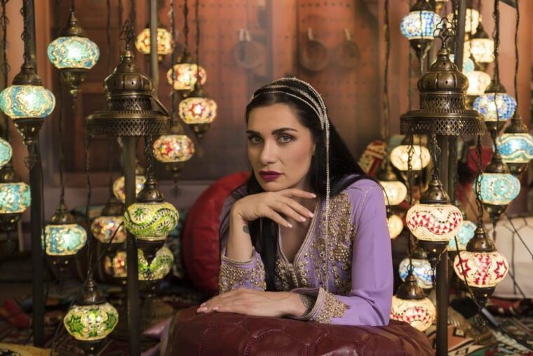 prague-oriental-dress-photoshooting