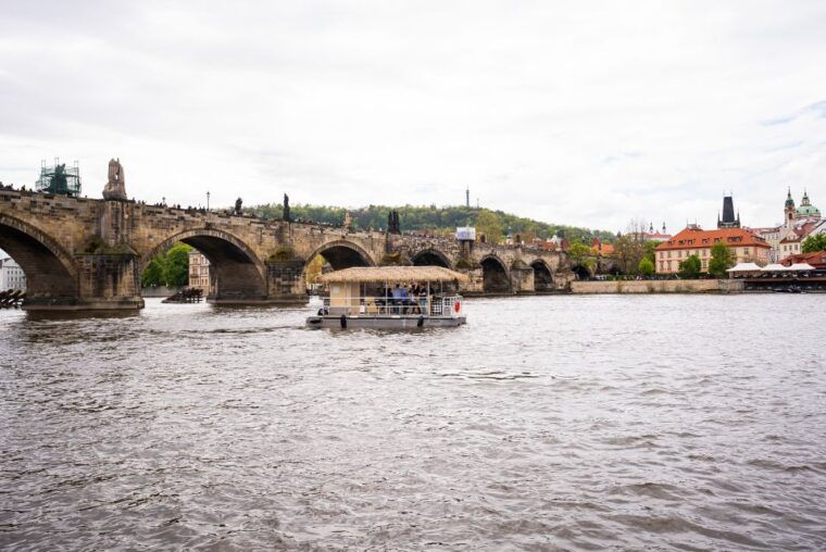prague-party-tiki-boat-sightseeing-cruise-with-drinks