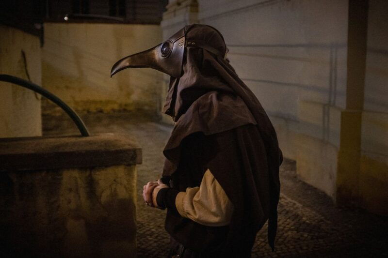 prague-plague-doctor-old-town-history-walking-tour