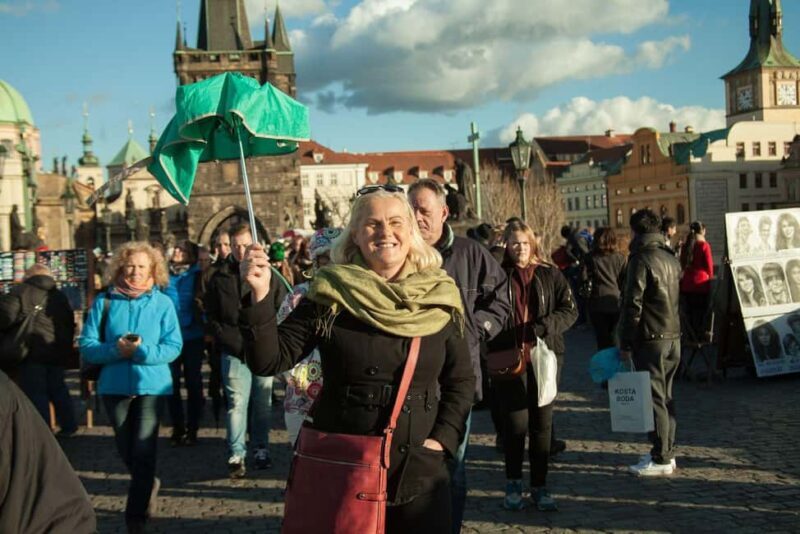 Prague: Prague Castle Tour without interiors in German - Key Points