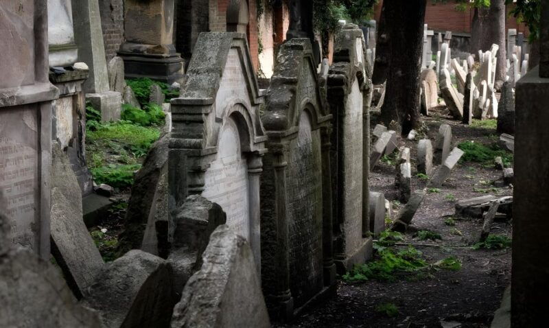 prague-prague-synagogues-the-jewish-cemetery-guided-tour