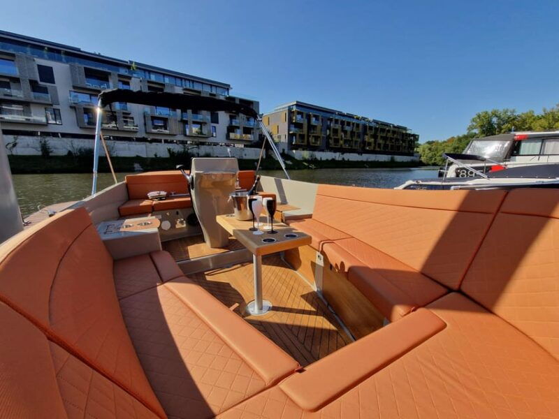 prague-private-boat-tour-2-hours-2