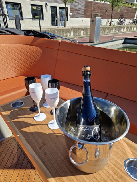 prague-private-boat-tour-2