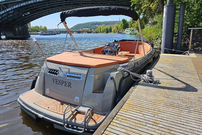 prague-private-boat-tour