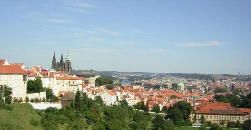 prague-private-city-tour-by-minivan