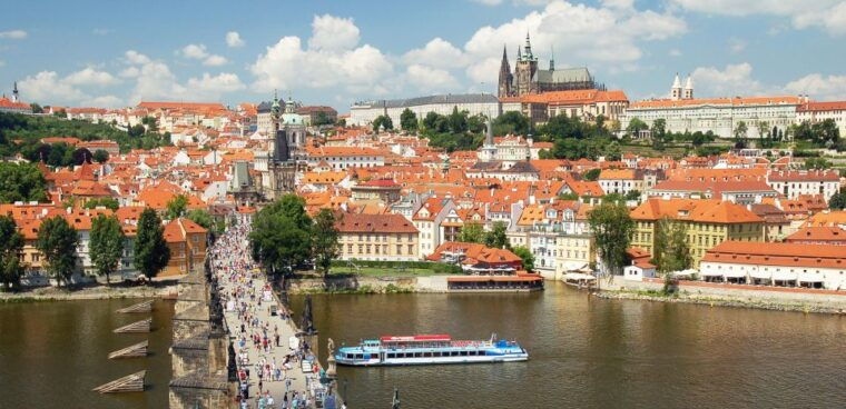 prague-private-city-tour-by-minivan
