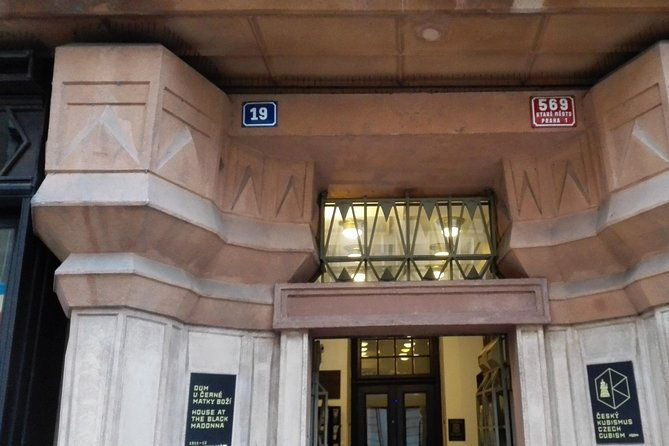 prague-private-cubism-and-art-nouveau-walking-tour