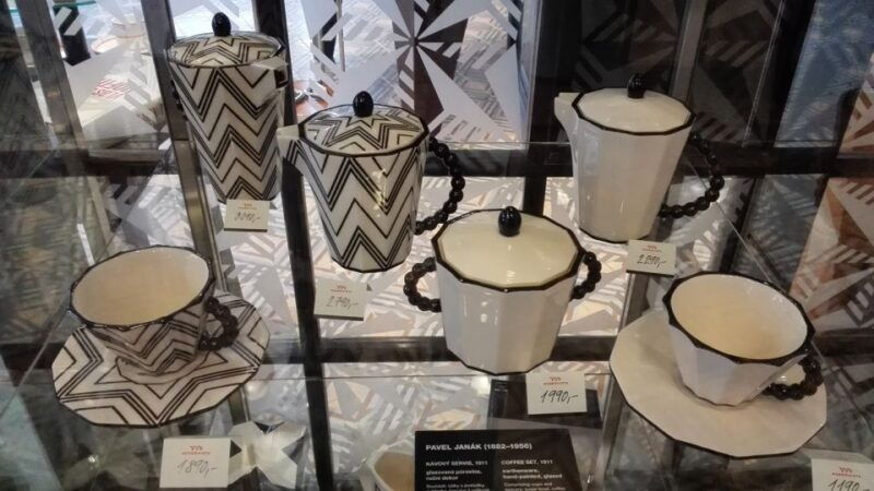 prague-private-cubism-art-nouveau-walking-tour