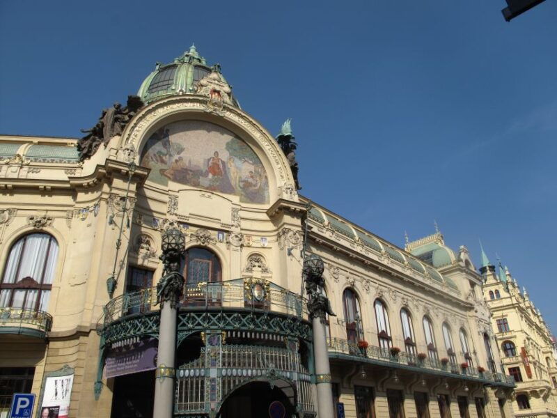 prague-private-cubism-art-nouveau-walking-tour