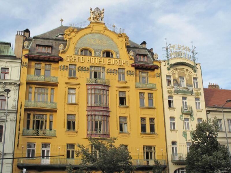 prague-private-cubism-art-nouveau-walking-tour