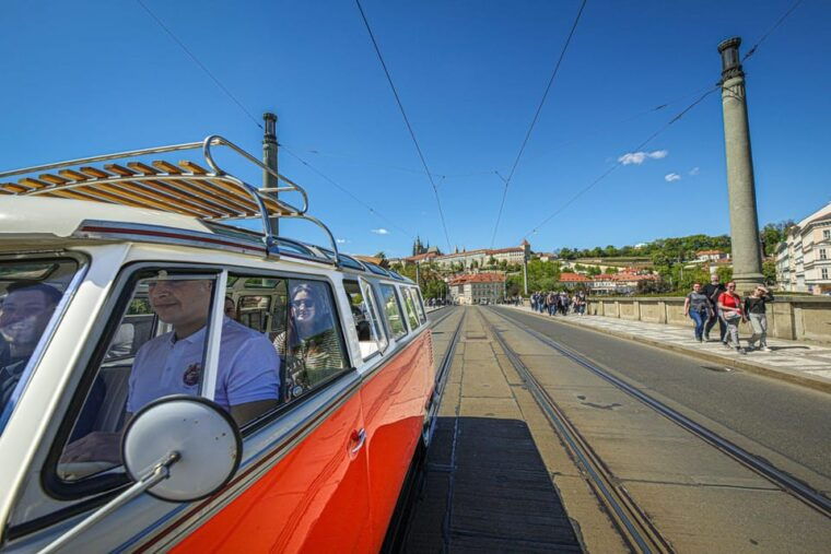 prague-private-sightseeing-tour-in-original-vw-samba-bus