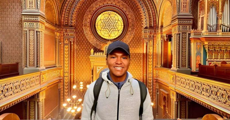 prague-private-tour-inside-the-jewish-cemetery-synagogues