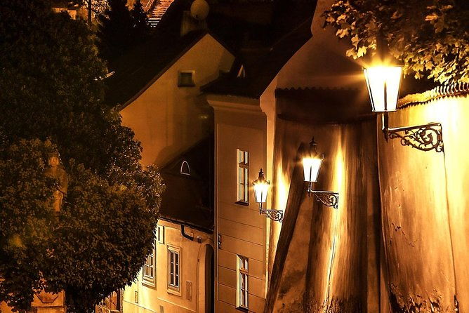 prague-private-tour-with-rooftop-bar-and-prosseco