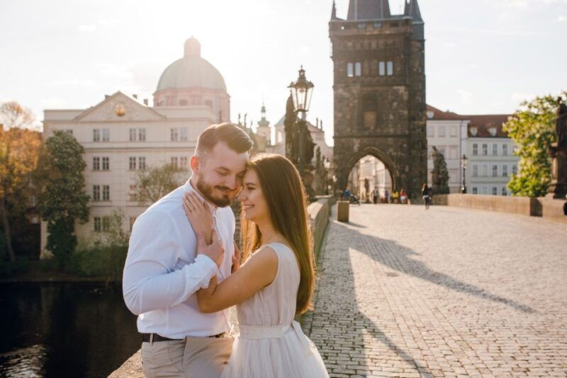 prague-professional-photoshoot-at-charles-bridge