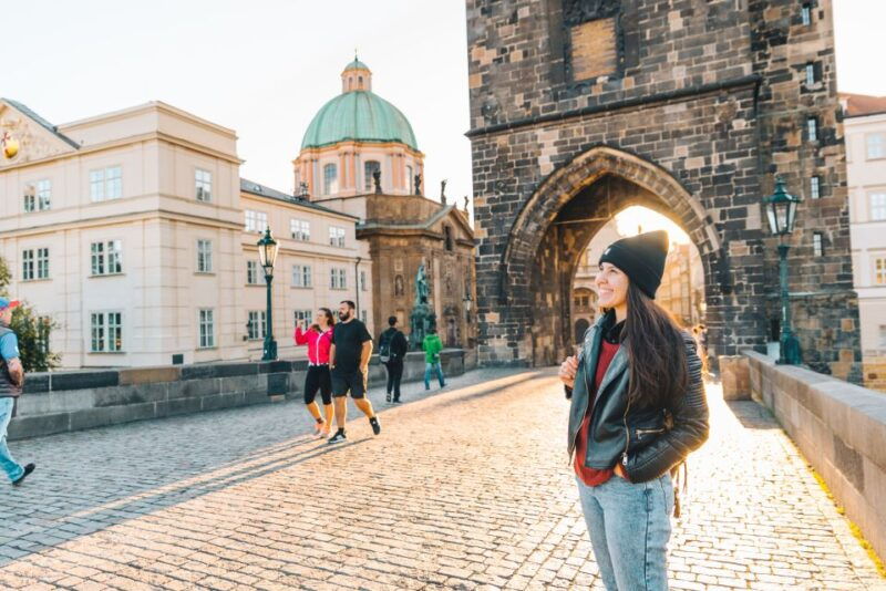 prague-professional-photoshoot-at-charles-bridge