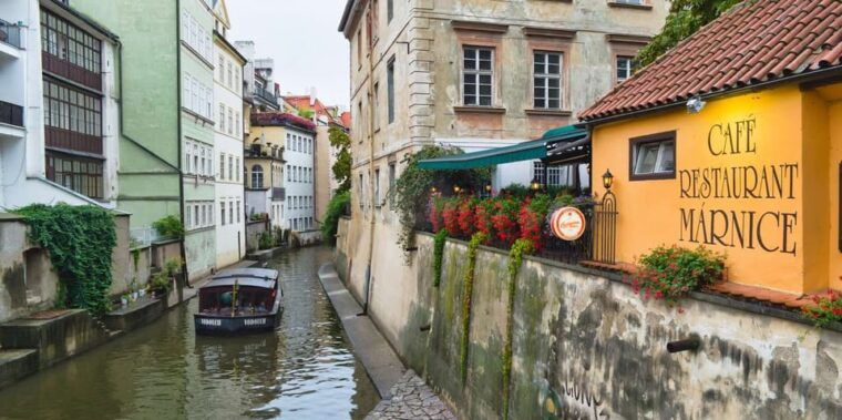 prague-river-cruise-charles-bridge-museum-walking-tour