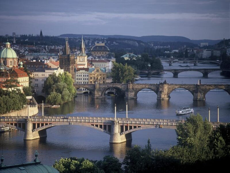 prague-river-cruise-with-transfer-to-pier