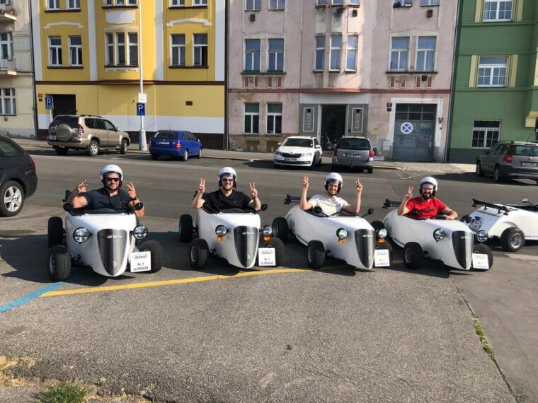 prague-sightseeing-tour-in-a-mini-hot-rod