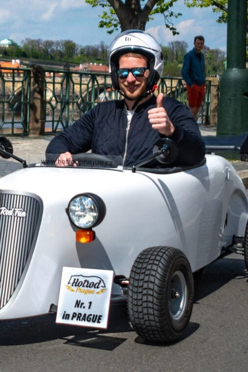 prague-sightseeing-tour-in-a-mini-hot-rod