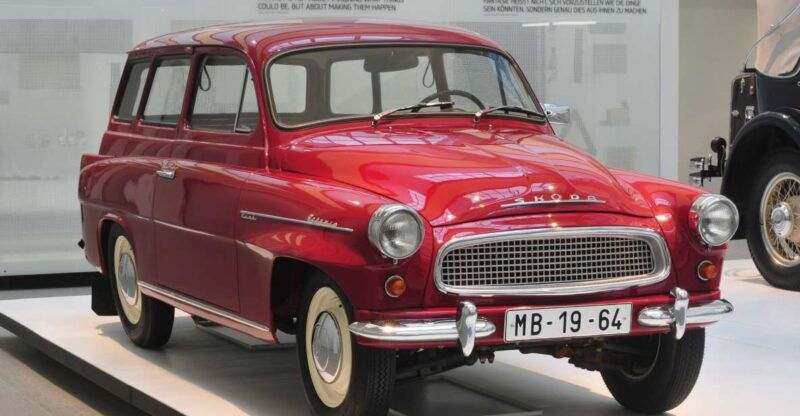 prague-skoda-car-museum-private-tour