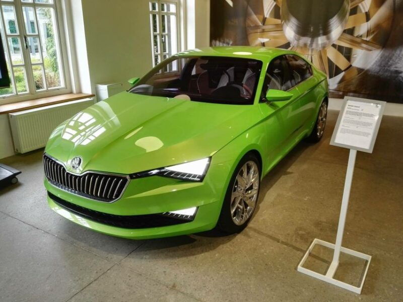 prague-skoda-car-museum-private-tour
