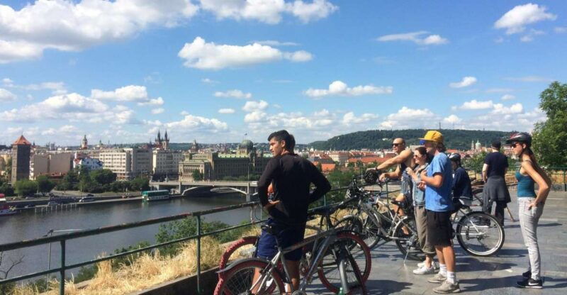 prague-stunning-viewpoints-castle-city-park-bike-tour