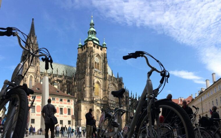 prague-stunning-viewpoints-castle-city-park-bike-tour