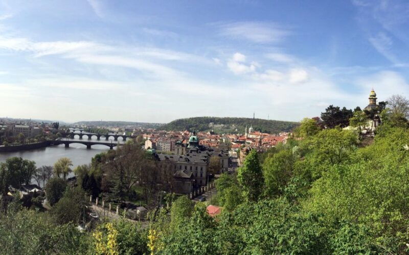 prague-stunning-viewpoints-castle-city-park-e-bike-tour