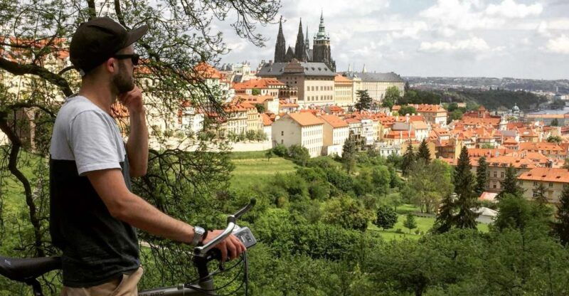 prague-stunning-viewpoints-castle-city-park-e-bike-tour