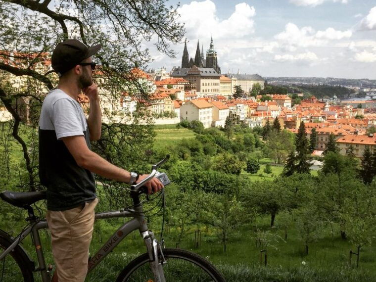 prague-stunning-viewpoints-castle-city-park-e-bike-tour