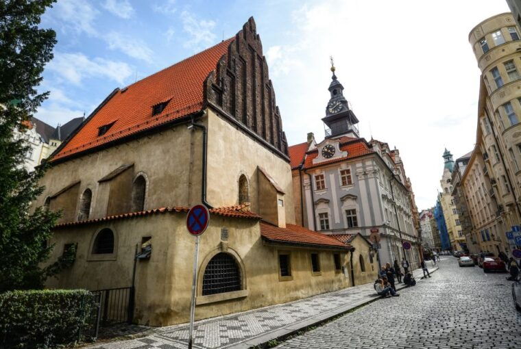 prague-synagogues-and-jewish-quarter-private-walking-tour