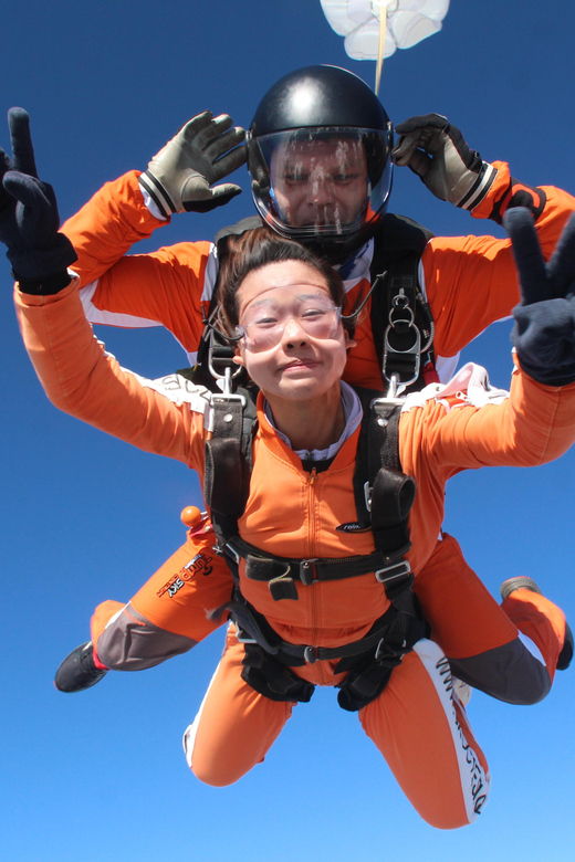 prague-tandem-skydiving-14000ft-over-prague-with-transfers