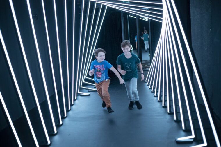 prague-ticket-to-audiovisual-light-art-at-lumia-gallery