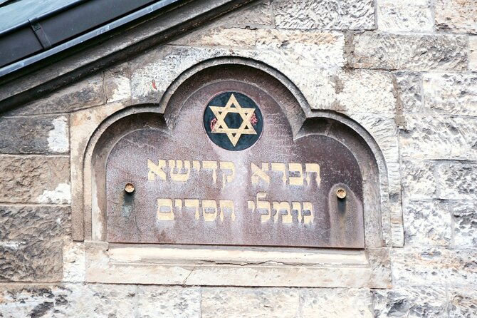 prague-tour-of-pinkas-klausen-maze-and-spanish-synagogues