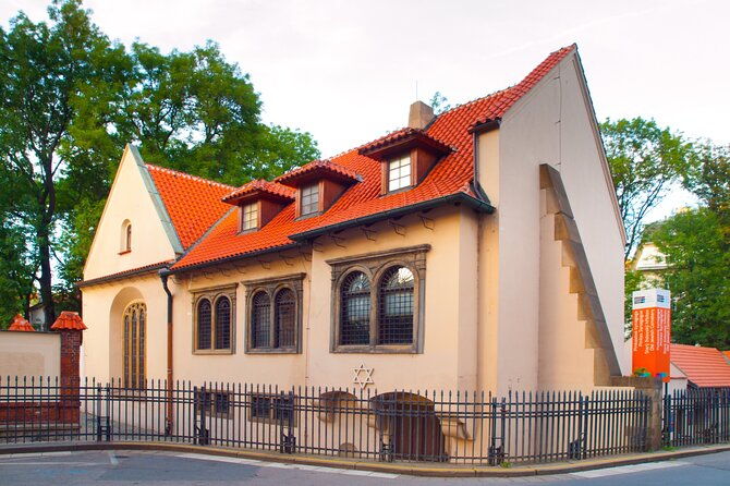 prague-tour-of-pinkas-klausen-maze-and-spanish-synagogues