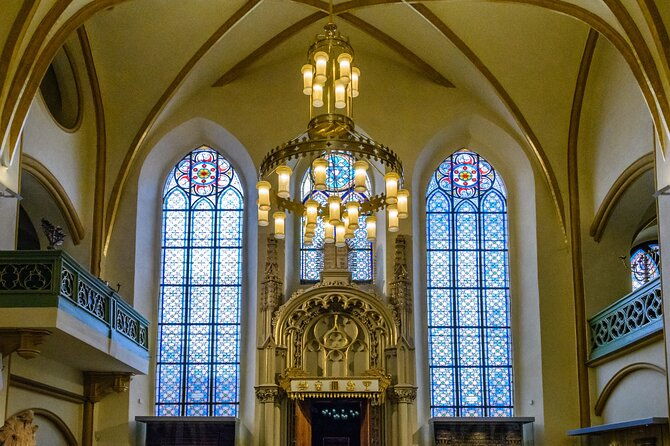prague-tour-of-pinkas-klausen-maze-and-spanish-synagogues
