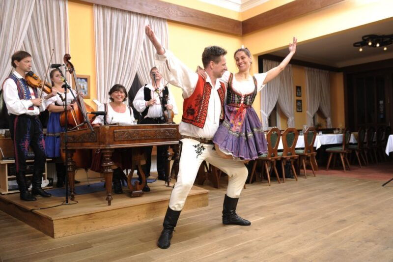prague-traditional-folklore-evening-with-dinner-music