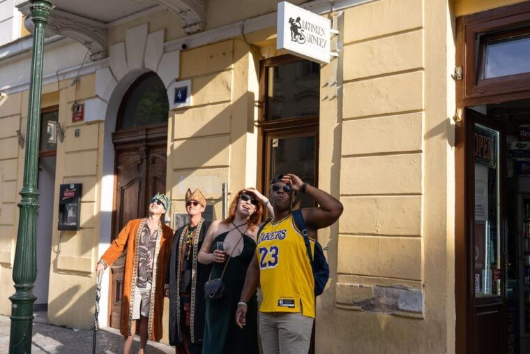 prague-ultimate-2-hour-tour-free-drink-see-the-essentials